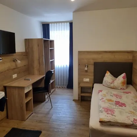 兰德恩格尔酒店 酒店 Limbach